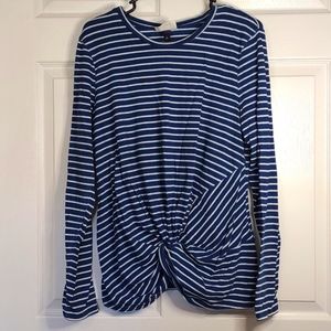 Universal Threads twist front long sleeved shirt XL